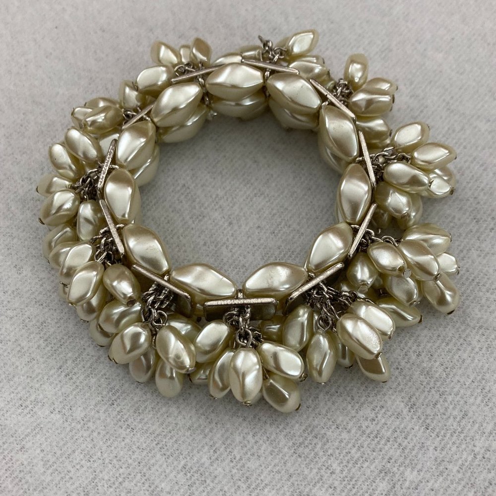 Vintage WHBM Cream/Ivory Pearl Stretch Bracelet